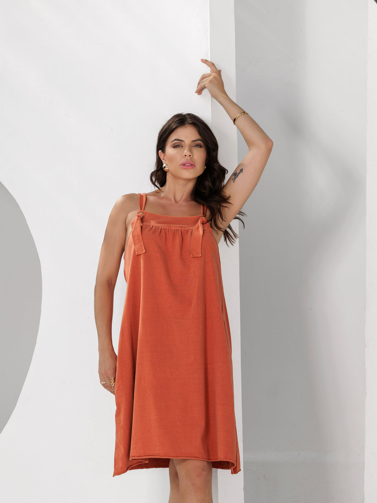 Vestido Sarah Ilhós Ajustável 100% Algodão com Bolsos Feminino
